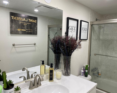3031 Ne 51st Street - Photo Thumbnail 3