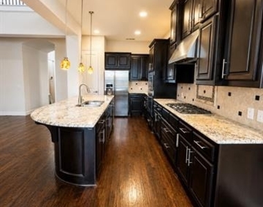 7220 Ridgepoint Drive - Photo Thumbnail 8