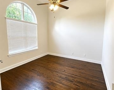 7220 Ridgepoint Drive - Photo Thumbnail 7