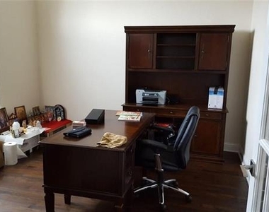 7220 Ridgepoint Drive - Photo Thumbnail 5