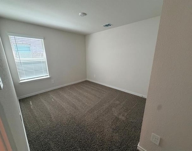 1307 Crookpost Drive - Photo Thumbnail 12