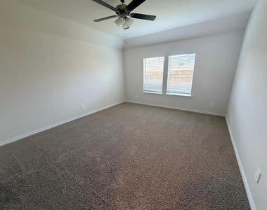 1307 Crookpost Drive - Photo Thumbnail 4