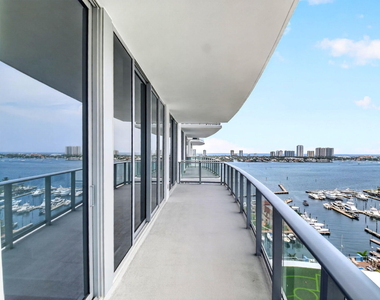 220 Lake Shore Drive - Photo Thumbnail 6