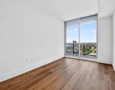 220 Lake Shore Drive - Photo Thumbnail 35