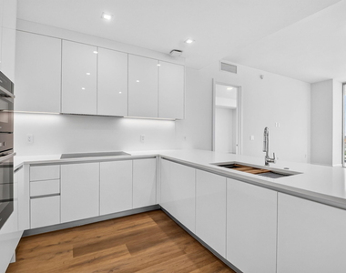 220 Lake Shore Drive - Photo Thumbnail 15