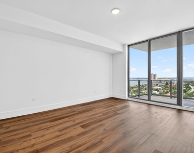 220 Lake Shore Drive - Photo Thumbnail 22