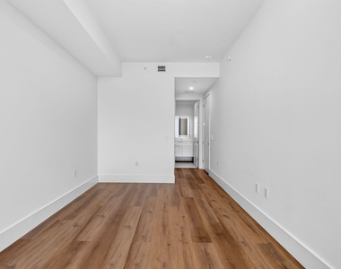 220 Lake Shore Drive - Photo Thumbnail 38