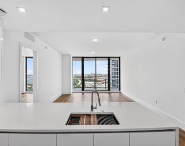 220 Lake Shore Drive - Photo Thumbnail 16