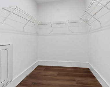 220 Lake Shore Drive - Photo Thumbnail 27