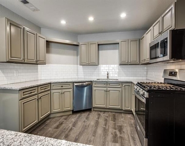 901 W Morton Street - Photo Thumbnail 12