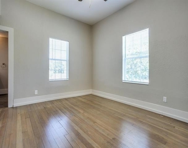 901 W Morton Street - Photo Thumbnail 7