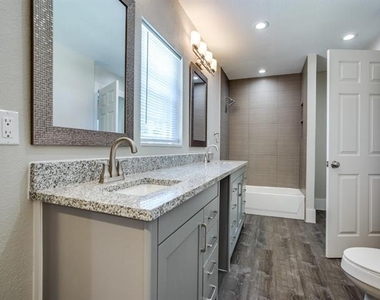 901 W Morton Street - Photo Thumbnail 19