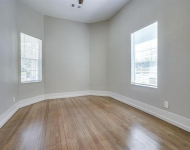 901 W Morton Street - Photo Thumbnail 14