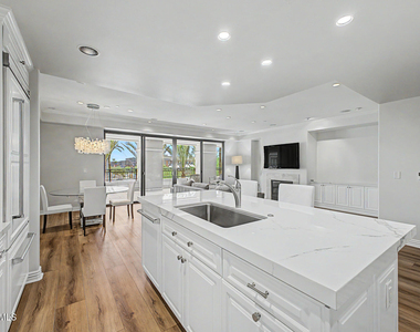 7175 E Camelback Road - Photo Thumbnail 23