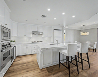7175 E Camelback Road - Photo Thumbnail 3