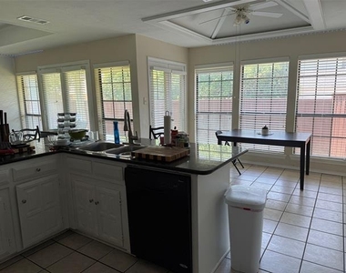 7314 Highland Glen Trl - Photo Thumbnail 10
