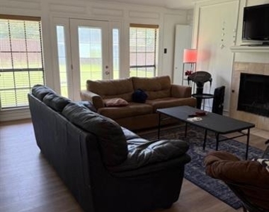 7314 Highland Glen Trl - Photo Thumbnail 5