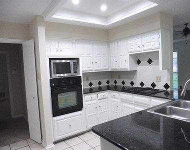 7314 Highland Glen Trl - Photo Thumbnail 14