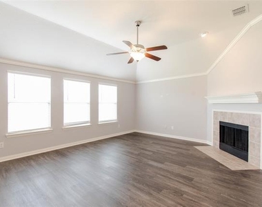 1140 Victory Bells Drive - Photo Thumbnail 14