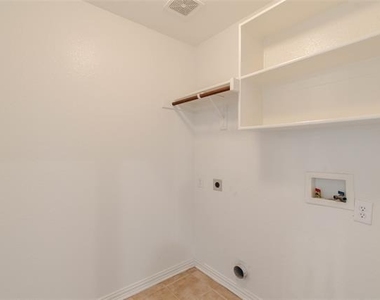 1140 Victory Bells Drive - Photo Thumbnail 13