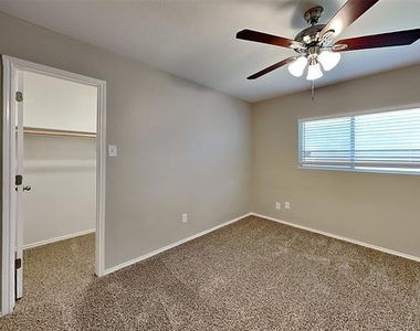 8657 Hawkview Drive - Photo Thumbnail 12