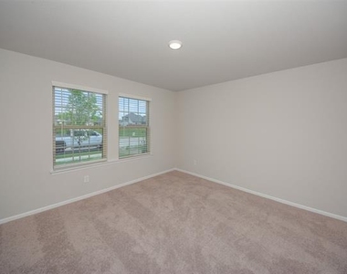 13156 Zion Drive - Photo Thumbnail 9