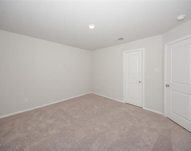 13156 Zion Drive - Photo Thumbnail 8