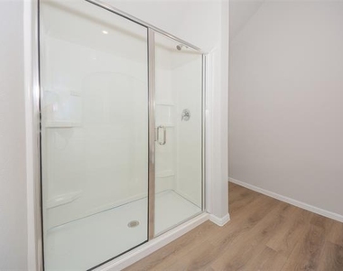 13156 Zion Drive - Photo Thumbnail 10