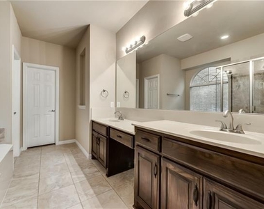 13909 Blueberry Hill Drive - Photo Thumbnail 11