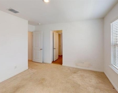 3750 Honey Daisy Drive - Photo Thumbnail 15
