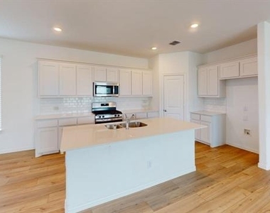 3750 Honey Daisy Drive - Photo Thumbnail 4
