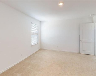 3750 Honey Daisy Drive - Photo Thumbnail 12