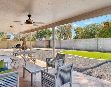 3209 S Los Feliz Drive - Photo Thumbnail 17