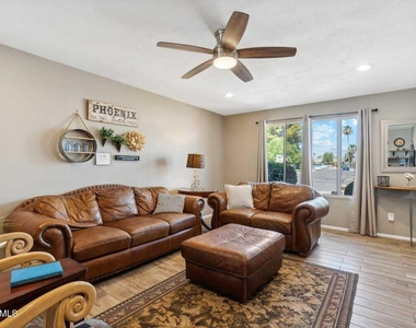 3209 S Los Feliz Drive - Photo Thumbnail 5
