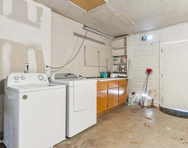 3209 S Los Feliz Drive - Photo Thumbnail 4