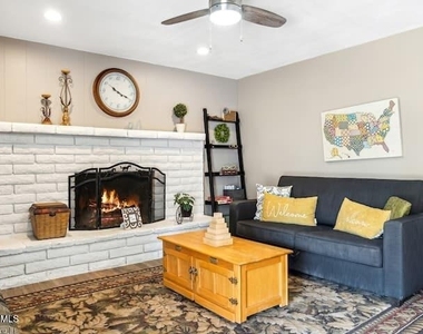 3209 S Los Feliz Drive - Photo Thumbnail 15