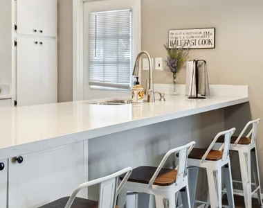 3209 S Los Feliz Drive - Photo Thumbnail 16