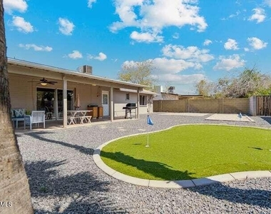 3209 S Los Feliz Drive - Photo Thumbnail 9