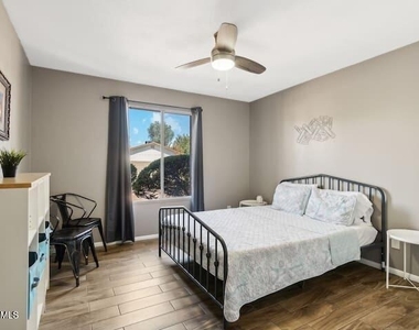 3209 S Los Feliz Drive - Photo Thumbnail 3
