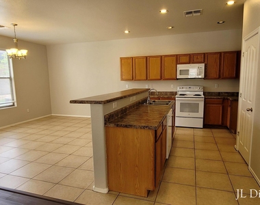 6895 S Amethyst Drive - Photo Thumbnail 7