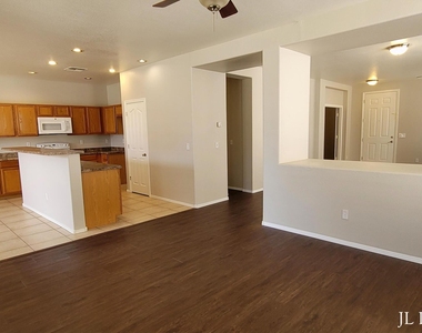 6895 S Amethyst Drive - Photo Thumbnail 4