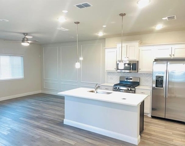 1060 Happy Holly Road - Photo Thumbnail 8