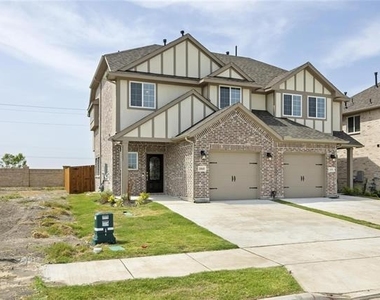 1060 Happy Holly Road - Photo Thumbnail 2