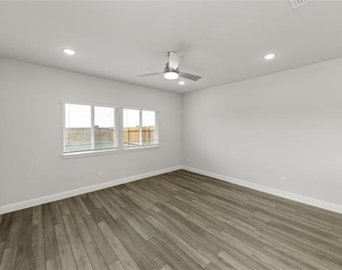 1060 Happy Holly Road - Photo Thumbnail 14