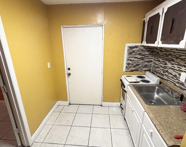 1885 Ne 177th Street - Photo Thumbnail 10