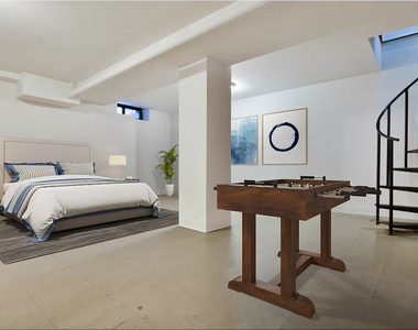 156 East 85th Street - Photo Thumbnail 2