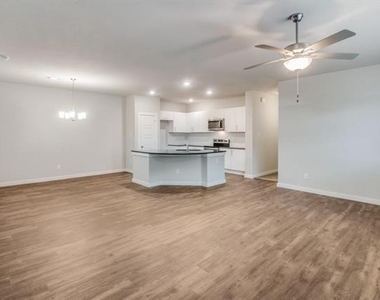 640 Blackland Drive - Photo Thumbnail 1