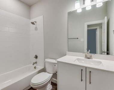 640 Blackland Drive - Photo Thumbnail 8