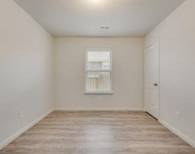 8925 Black Haw Street - Photo Thumbnail 13