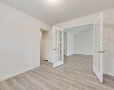 8925 Black Haw Street - Photo Thumbnail 4